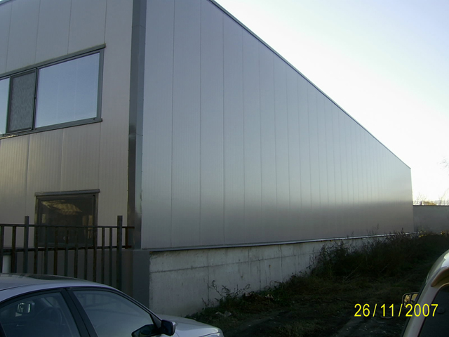 OFFICE BUILDING AND WAREHOUSE-photo