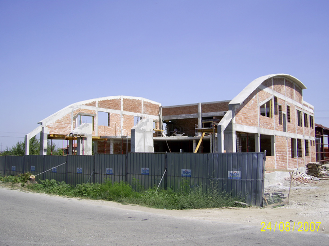 КИМ 2003 ЕООД - Склад за съхранение на цвeтя и луковици-photo